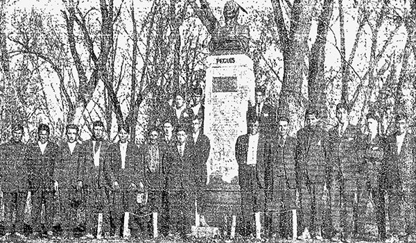 Descendants of Chief Peguis at the unveiling of his monument