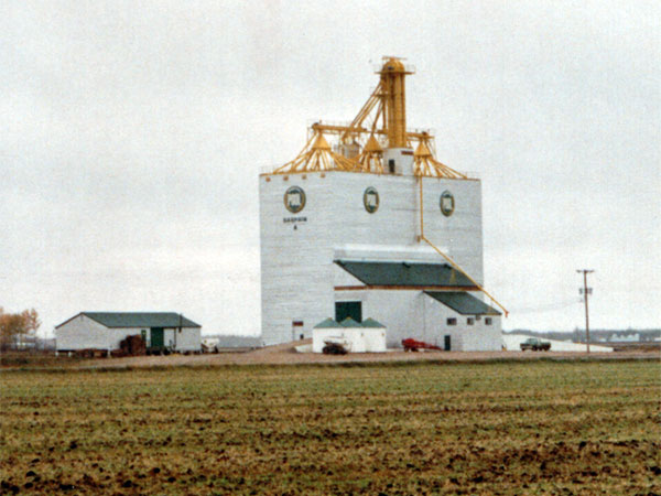 Aerial view of the Manitoba Pool Grain Elevator A at Dauphin