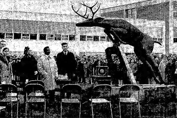 Dedication of a deer statue at Deer Lodge Junior High School