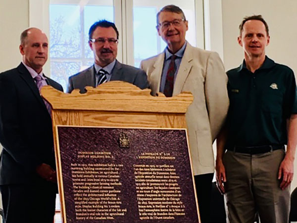 Unveiling of Dominion Exhibition Display Building plaque