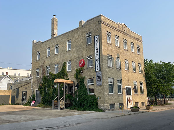 Old House Revival Building