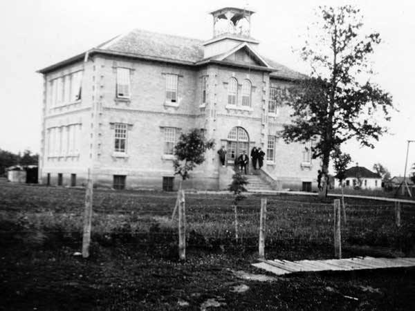 Ethelbert School, erected in 1916, destroyed by fire in 1942