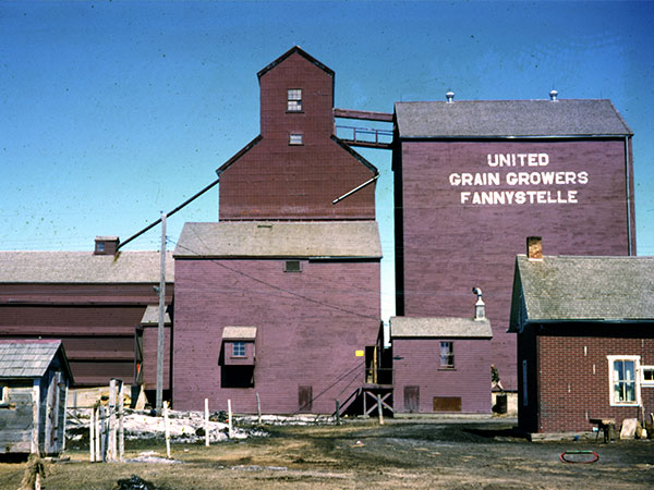 United Grain Growers grain elevator at Fannystelle