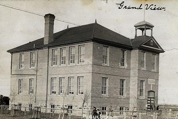Postcard view of Grandview School