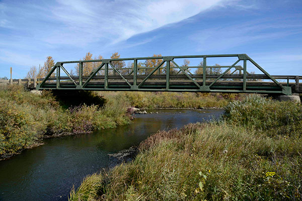 Steel pony truss bridge over the Shell River