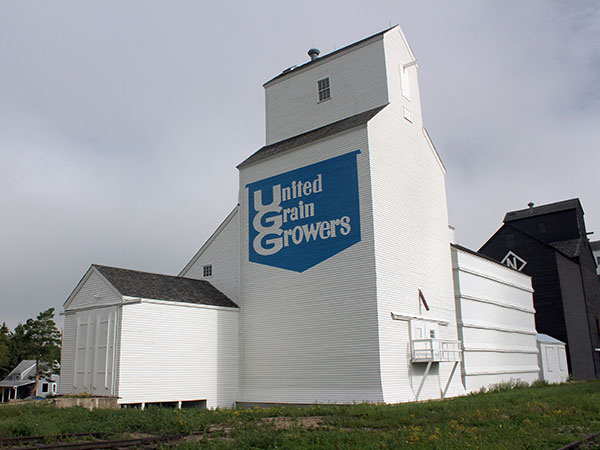 United Grain Growers elevator at Inglis