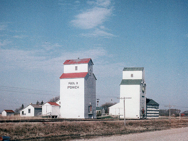 Manitoba Pool grain elevators at Ipswich