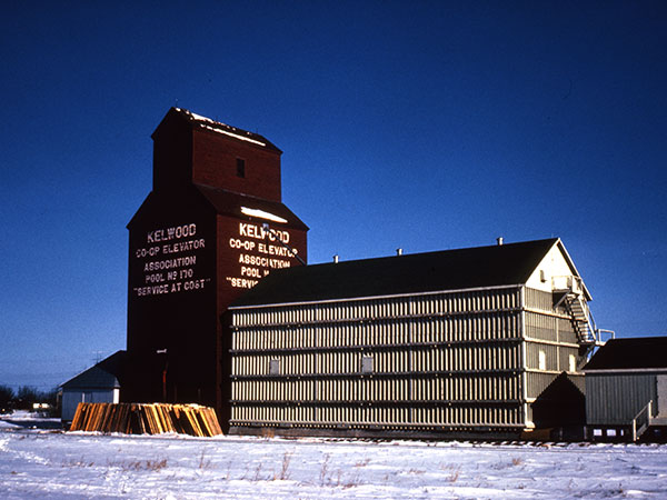 The Manitoba Pool grain elevator at Kelwood