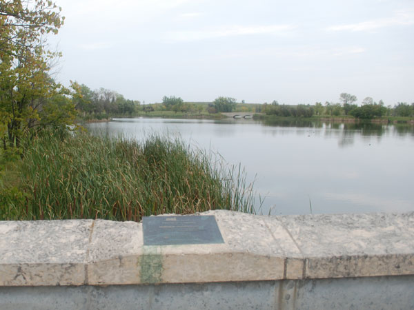 Precast concrete bridge and commemorative plaque