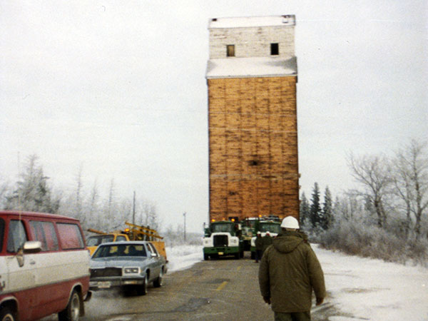 Manitoba Pool grain elevator at Langruth being moved to Westroc
