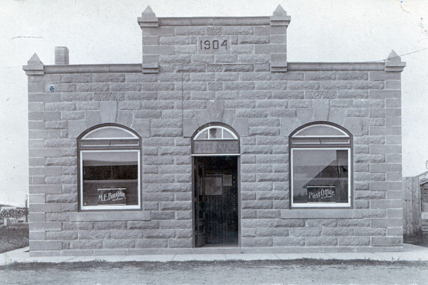 Postcard view of the Lansdowne Municipal Office