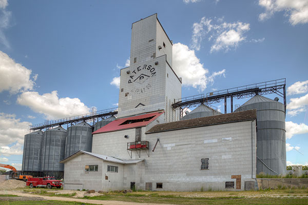 Paterson grain elevator at La Salle awaiting demolition