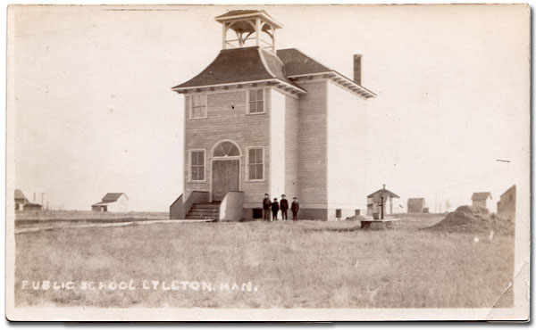 Postcard view of Lyleton School