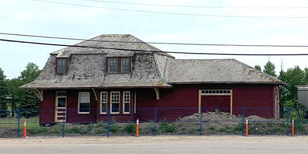Former Canadian Pacific Railway station from La Riviere at Manitou