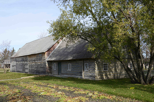 Waldheim Mennonite House-Barn