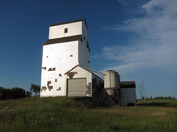 The former Manitoba Pool grain elevator at Napinka