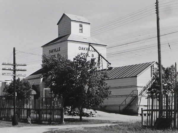 Manitoba Pool B grain elevator at Oakville