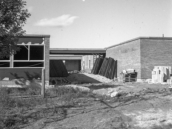 Oakville School under construction
