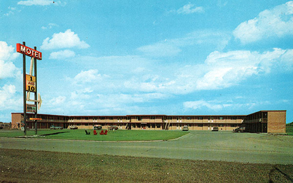 Postcard view of One and Ten Motel