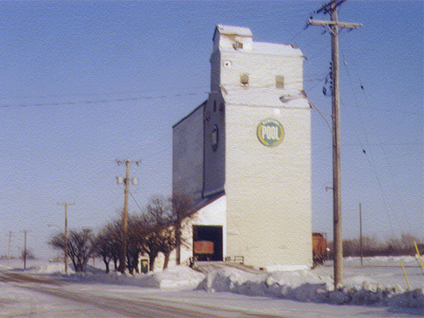 Manitoba Pool grain elevators at Pilot Mound