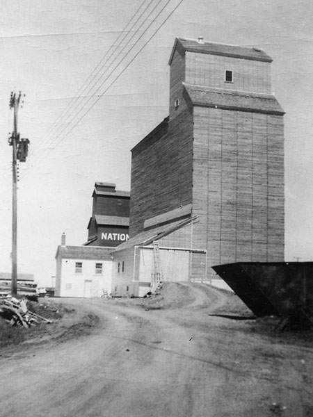 Historic Sites of Manitoba: Manitoba Pool Grain Elevator / Private ...