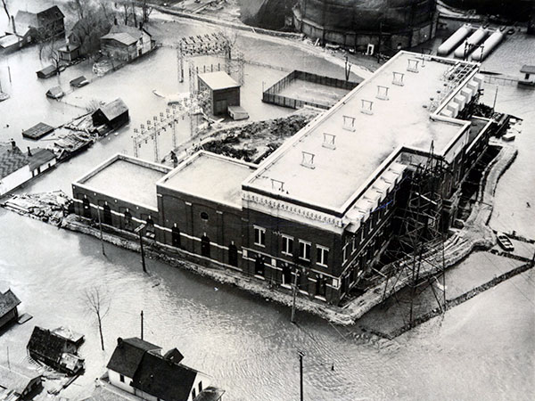 Aerial view of the Rover Terminal building during the 1950 Winnipeg flood