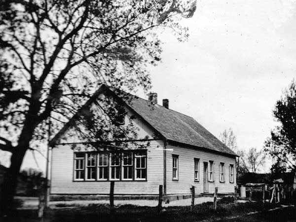 The original Schoenwiese School building