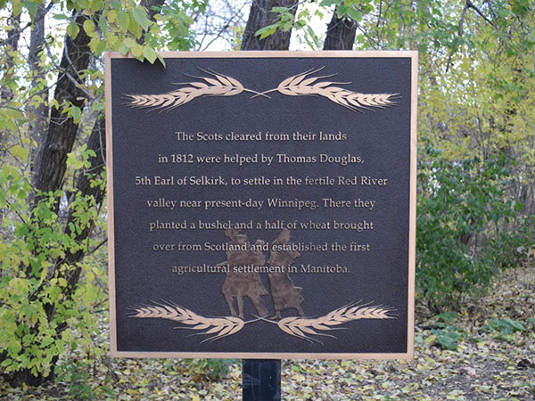 Plaque near the Selkirk Settlers Monument