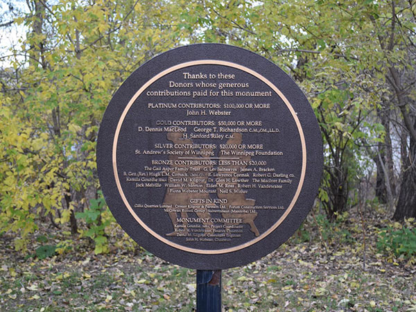 Plaque near the Selkirk Settlers Monument
