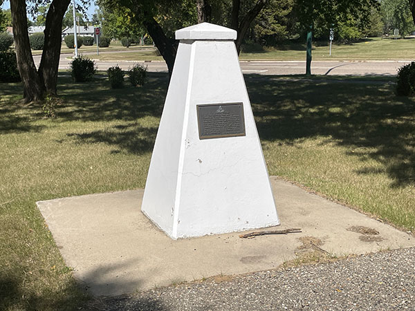 Flewin commemorative monument