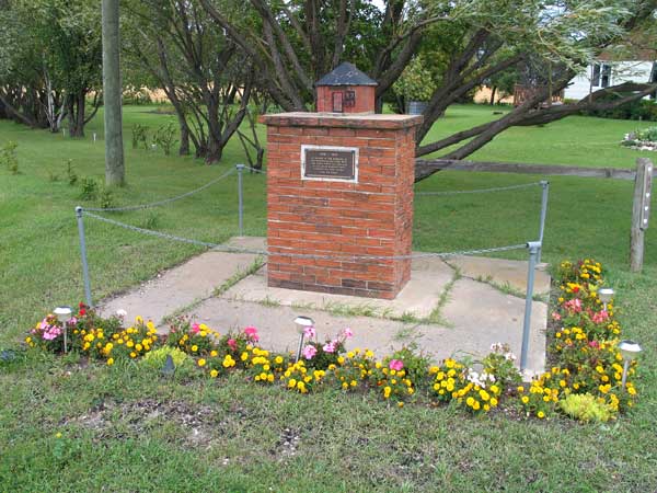 Sourisburg School commemorative monument