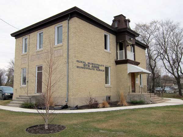 Ste. Anne Courthouse and Municipal Building