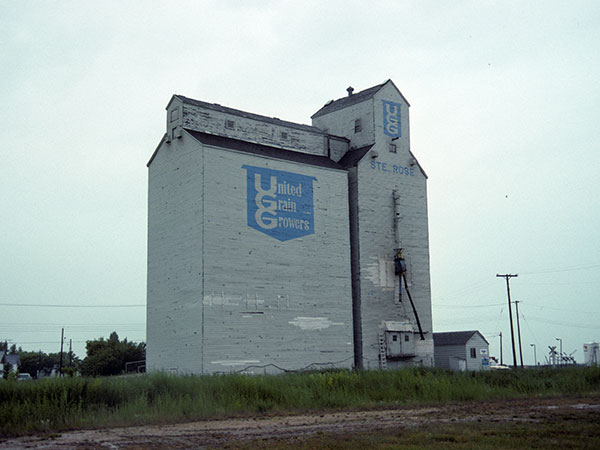 United Grain Growers grain elevator at Ste. Rose du Lac