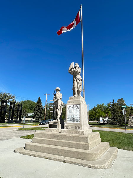 St-Pierre-Jolys War Memorial