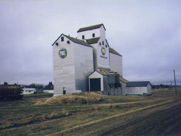 Manitoba Pool grain elevator at Strathclair