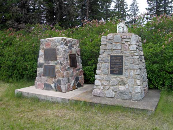 Treesbank commemorative monuments