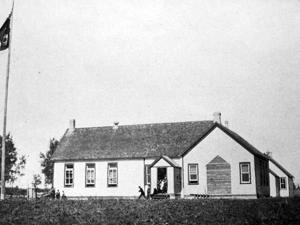 The first Tummel Consolidated School building, comprised of the Fife School, Stirling School, and Brook’s Grove School buildings