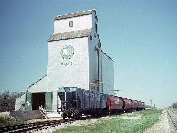 Manitoba Pool grain elevator at Warren