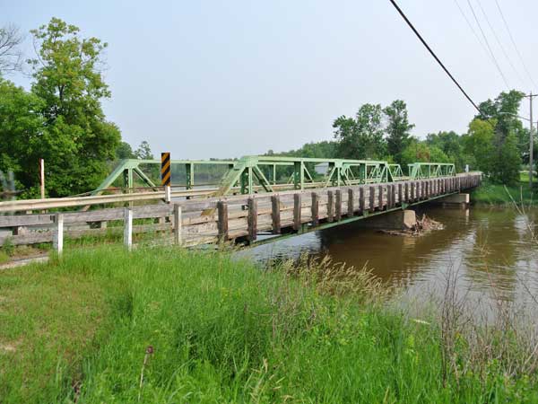 Steel pony truss bridge over the Mossey River