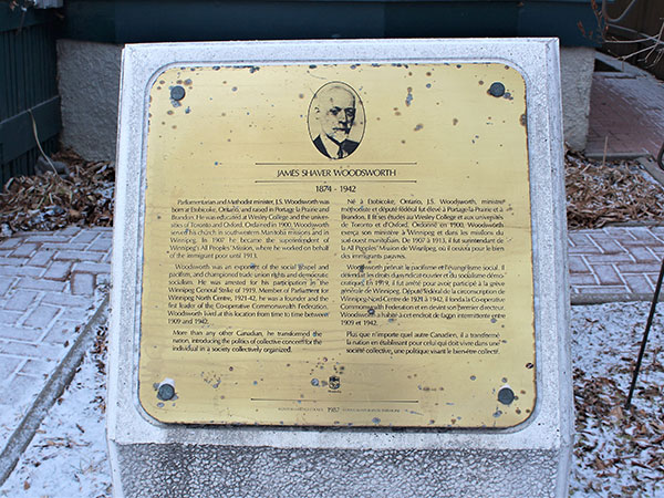 Commemorative plaque at Woodsworth House